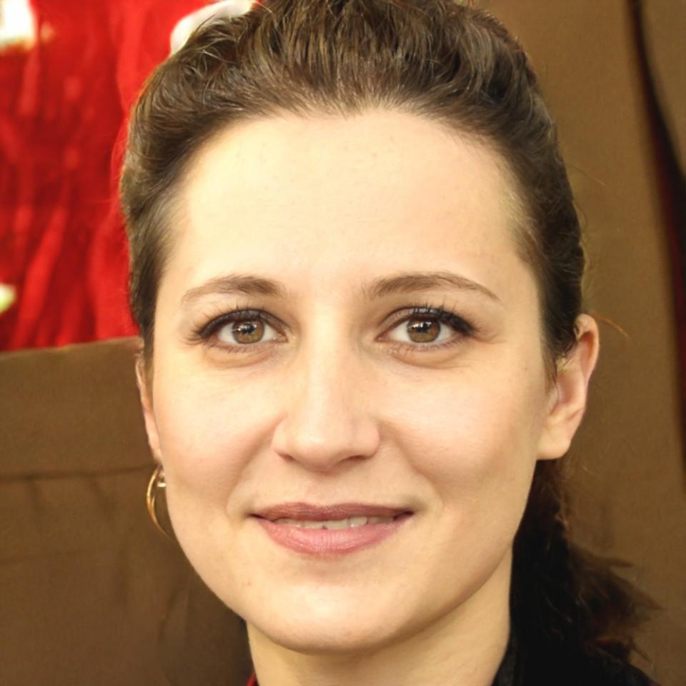 Portrait de Léonie Durand, spécialiste en stratégie financière